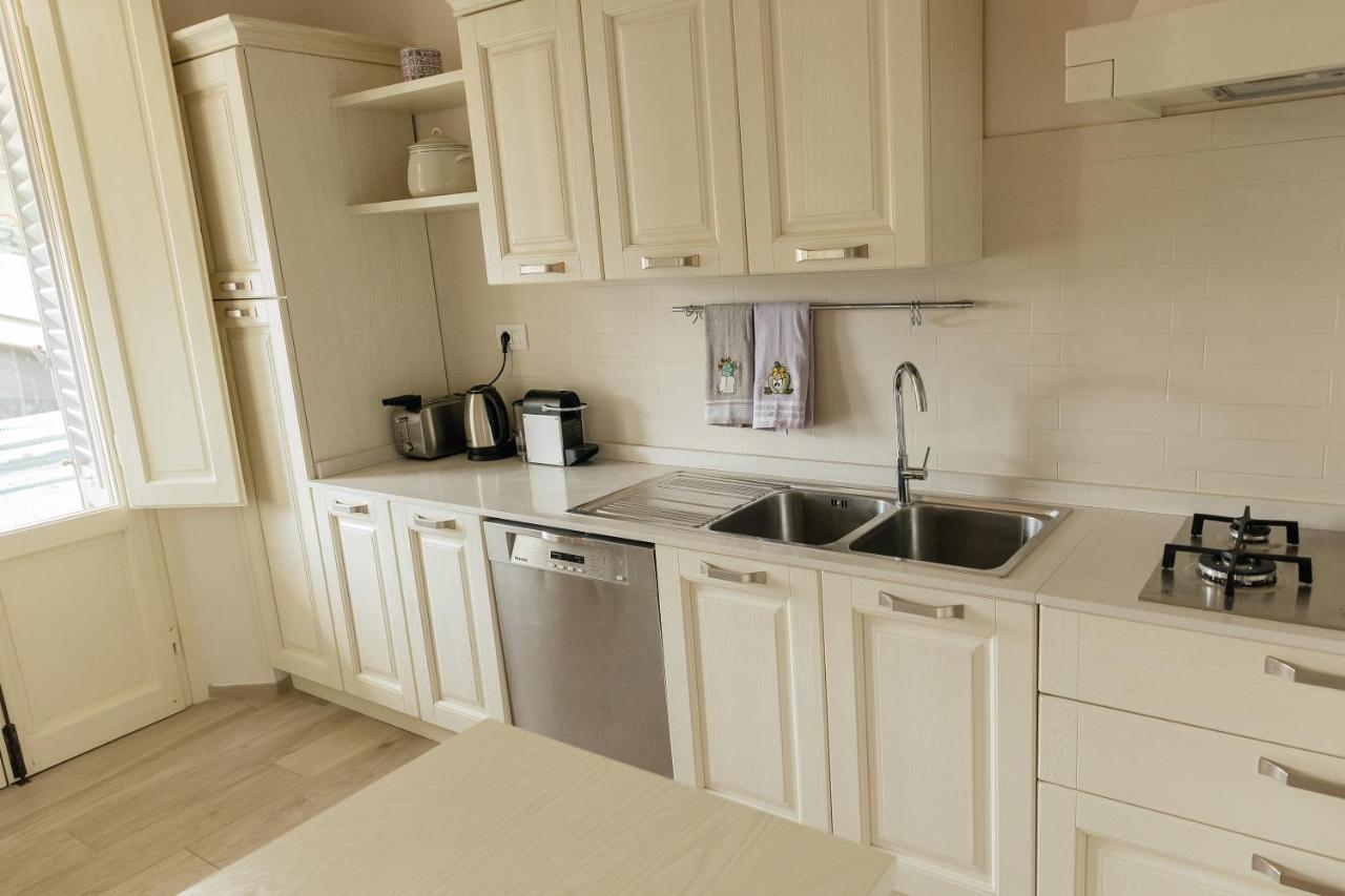 Modern Apartments In The Heart Of Флоренция Екстериор снимка